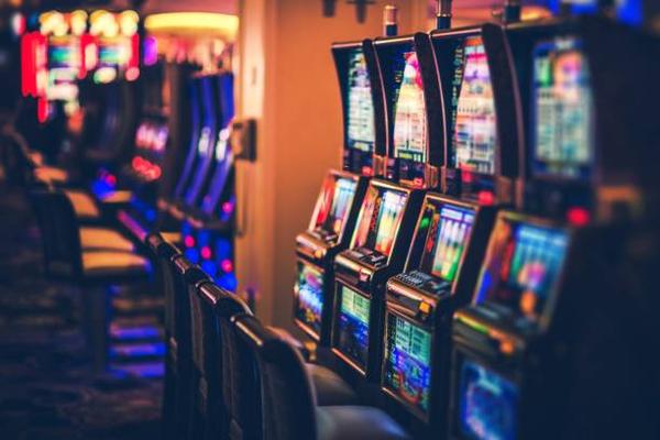 Comparing Cash Game Features Across casino trưc tuyến tiền thật Platforms
