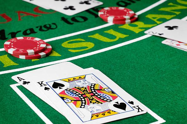 Explore Exciting Slot Challenges and Live Dealer Games with เว็บพนันออนไลน์